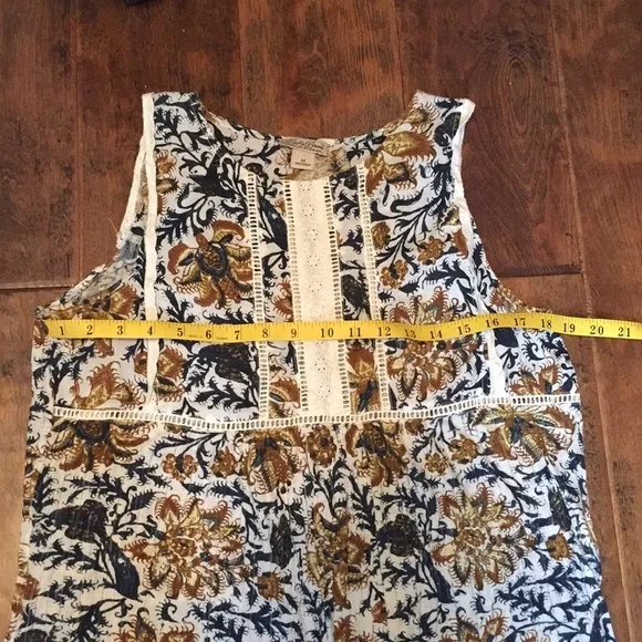 Lucky top! EUC - Picture 4 of 6